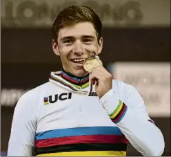  ?? FOTO: EFE ?? Con el oro en el Mundial,
Evenepoel certifica una temporada de ensueño