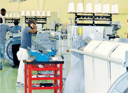  ?? NILO MATEUS|EDIÇÕES NOVEMBRO ?? Produção têxtil em Angola deve conhecer este ano um novo impulso com a entrada em funcioname­nto de novas fábricas