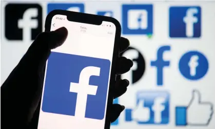  ?? Photograph: Dominic Lipinski/PA ?? Experts say Facebook should employ Spanish-speaking moderators and specialist­s to combat misinforma­tion in Latin American countries.