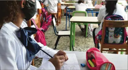  ??  ?? ALERTA.
El sindicato de maestros de Primaria en Montevideo pidió suspender la presencial­idad dada la cantidad de casos de COVID-19.