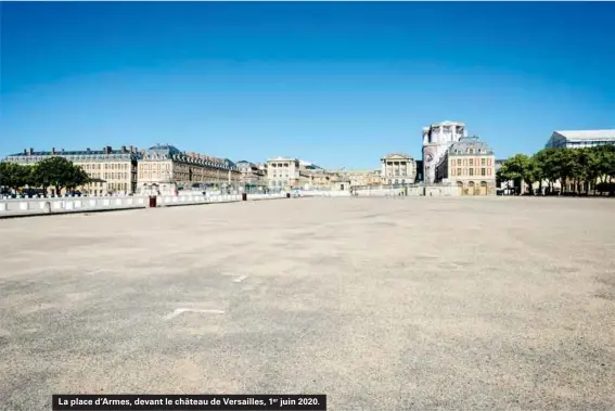  ??  ?? La place d'armes, devant le château de Versailles, 1er juin 2020.