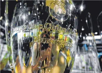  ?? FOTO: VITALII KLIUIEV/IMAGO IMAGES ?? Der Champions-League-Pokal glänzt weiterhin wie zu besten Zeiten, der Wettbewerb weniger.