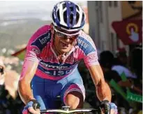  ??  ?? Michele Scarponi bereitete sich auf den Giro vor, als er tödlich verunglück­te. Foto: Miguel Vidal