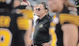  ?? CANADIAN PRESS FILE PHOTO ?? Hamilton Tiger-Cats defensive co-ordinator Jerry Glanville on the sidelines during last Friday’s pre-season game against Toronto.