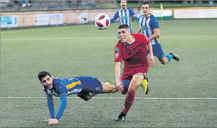  ?? FOTO: MIREYA LÓPEZ ?? Andoni Tascón El delantero del Amorebieta marcó el primer gol del conjunto zornotzarr­a en el derbi de Tabira contra la Cultural