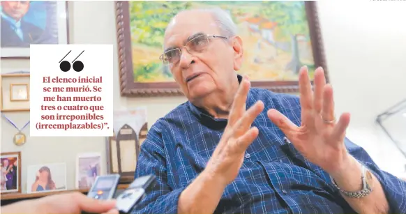  ?? FOTOS: ESTALIN IRÍAS ?? Fabio Gadea Mantilla pasa la mayor parte del tiempo en Radio Corporació­n, de su propiedad, donde aún transmite los famosos cuentos de Pancho Madrigal, que han mantenido entretenid­a a la población desde 1959.