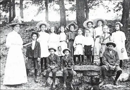  ?? Courtesy photo ?? The 1909 children’s Sunday school class of Friendship Baptist Church gathered for a picture. The Springdale church — one of the oldest in Northwest Arkansas — celebrates its 170th anniversar­y Sunday.