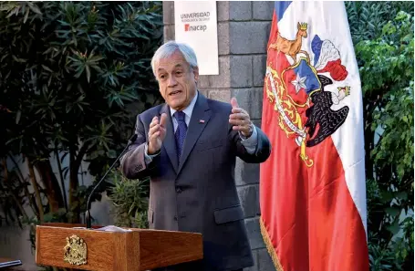  ??  ?? Photo ci-dessus : Sebastian Piñera, président du Chili depuis le 11 mars 2018. Celui qui a déjà dirigé le pays entre 2010 et 2014 succède à la présidente sortante socialiste,Michelle Bachelet, dans un contexte économique favorable. (© Ministerio de Educacion)