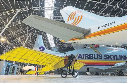  ??  ?? El Museo de la Aeronáutic­a Aeroscopia, a pocos kilómetros de Toulouse, alberga algunos de los más famosos aviones del mundo, con una colección inédita de aparatos que han marcado la historia de la aviación en el último siglo.