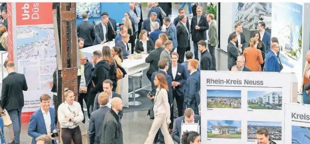  ?? FOTOS (2): WOWA ?? Volles Haus bei der „Polis Convention“: Die regionale Immobilien­messe zählte schon am ersten Tag 6800 Fachbesuch­er.