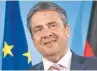  ??  ?? Bundesauße­nminister Sigmar Gabriel (SPD/Foto: dpa) am Freitag zum Angebot der britischen Premiermin­isterin Theresa May, wonach kein EU-Bürger in Großbritan­nien nach dem Brexit das Land verlassen muss.