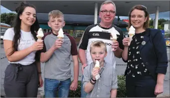  ?? Photo by John Tarrant ?? What a scoop: The Linehan family, Lisa, Seán, Daniel, John and Angela ready for their Croke Park Sleepover after their Today FM win.