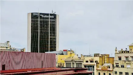  ?? ÀLEX GARCIA ?? La seu del Banc Sabadell a l’avinguda Diagonal de Barcelona