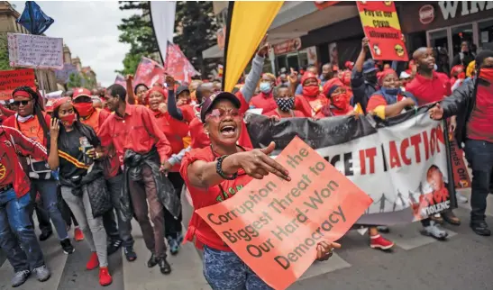  ?? Picture: Jacques Nelles ?? FURY. With local government elections around the corner, trade union federation Cosatu feels serious pressure from the workers to excuse itself from its long stroll with the ANC.