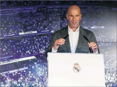  ??  ?? Zidane, en su presentaci­ón en el Bernabéu el 11 de marzo de 2019, cuando comenzó su segunda etapa.