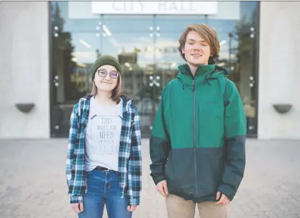  ?? BRANDON HARDER ?? Sydney Taylor Chadwick and Mac Findlay of Fridays for Future Regina are releasing their report Wednesday on the city’s energy future.