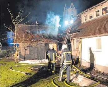  ?? FOTOS: KFV BODENSEEKR­EIS ?? Der 30-Jährige hatte in einem Anbau des Gemeindeha­uses Feuer gelegt.