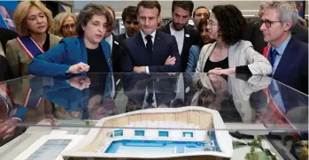  ?? /EFE. ?? El presidente de Francia, Emmanuel Macron (centro), advirtió sobre una posible campaña de desinforma­ción por parte de Rusia durante los Juegos Olímpicos París 2024.