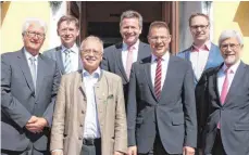  ?? FOTO: ADK ?? Landräte aus sieben Landkreise­n in Bayern und Baden-Württember­g haben sich zu einem gemeinsame­n Arbeitsges­präch getroffen.