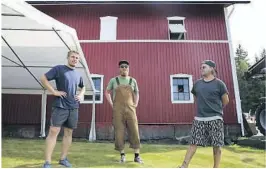  ??  ?? FEST:Arne Fredrik Kiste, Andreas Kiste og Martin Kiste feiret bursdag med låvefest i 2014. Det har blitt til en spesiell festival.