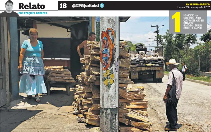  ??  ?? PATRULLAJE. DESPUÉS DE LAS LLAMADAS DE INFORMANTE­S, LOS ELEMENTOS DEL GCAC PATRULLAN CON LA COLABORACI­ÓN DE LA ALCALDÍA.