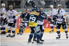  ?? TI-PRESS/D,AGOSTA ?? La gioia di Fora e Bianchi dopo il gol dell’1-0