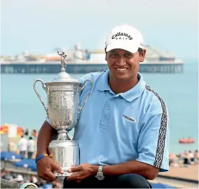  ??  ?? Michael Campbell with the US Open golf trophy after his two-shot victory over Tiger Woods at Pinehurst in 2005.