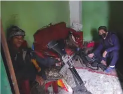  ??  ?? MARAWI: This undated handout photo received from the Philippine military yesterday shows militant members of the so-called Maute group, an ISIS-affiliated group, inside a house in Marawi.—AFP
