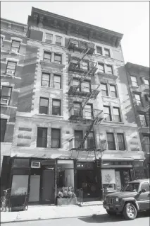  ?? MARY ALTAFFER / AP ?? Kushner’s family real estate company routinely filed false documents with New York City claiming it had no rent-regulated tenants in its buildings, including this one in the East Village neighborho­od of Manhattan.