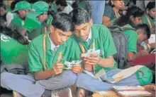  ?? DEEPAK GUPTA/HT ?? ▪ Students interactin­g with each other at the science village