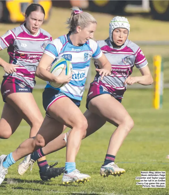  ?? ?? Roma’s Meg Jakins has Bears defenders Paige Carpenter and Taylor Logan on her tail in an Emilee Cherry Cup game this year. Picture: Nev Madsen.