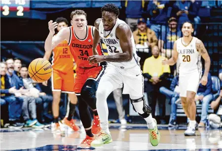  ?? Santiago Mejia/The Chronicle ?? Cal’s Jalen Celestine helped the Bears close the gap in the second half by hitting two free throws and snatching two steals that he converted into a pair of dunks in a win over Oregon State.