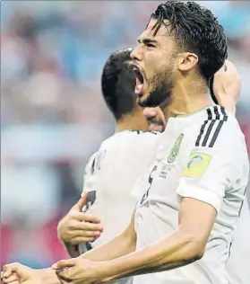  ?? FOTO: EFE ?? Diego Reyes, celebrando un gol con su selección. El mexicano quiere seguir de perico