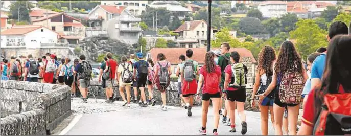  ?? DELEJU ?? Peregrinac­ión de jóvenes, organizada por la Delegación de Juventud de la archidióce­sis de Madrid, a Liébana, Covadonga y Santiago, el año pasado