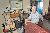  ?? BOB TYMCZYSZYN TORSTAR FILE PHOTO ?? Kenneth Gogo is pictured in his Church Street apartment. The St. Catharines senior who died last May was facing eviction from his apartment, despite suffering from terminal lung cancer.