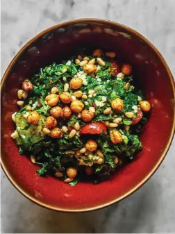  ??  ?? AVOCADO &amp; KALE TABBOULEH