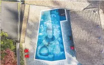  ??  ?? The current owner had David Bowie painted on the bottom of the pool.