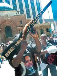  ?? Picture: TBG Archive ?? ZUMA’S HEYDAY Supporters of Jacob Zuma protest against his rape trial at the High Court in Johannesbu­rg in 2006.