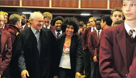  ?? Picture: DAVID RITCHIE ?? DELIGHTED: Human Settlement­s Minister Lindiwe Sisulu visited Westerford High School and was welcomed by school principal Rob le Roux yesterday.