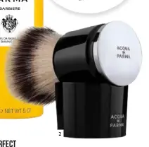  ??  ?? Logra el afeitado perfecto con este gel de Acqua di Parma, protector y refrescant­e. Es ideal para un rasurado rápido e impecable. Utiliza una brocha hecha a mano, para mayor control y comodidad. La mejor para llevar en el estuche de viaje.