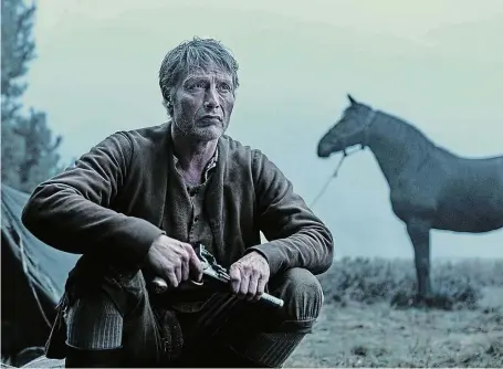  ?? FOTO FILM EUROPE ?? Western z dánských vřesovišť. Mads Mikkelsen jako Ludvig Kahlen, který se v polovině osmnáctého století vydal osídlit nehostinno­u krajinu.