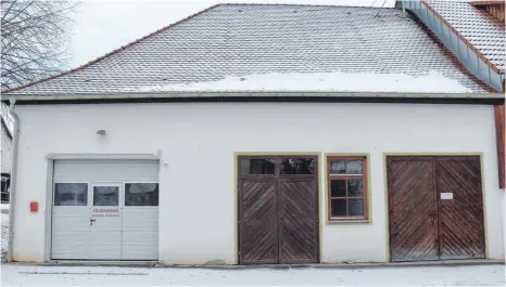  ?? FOTO: JUNGWIRTH ?? In diesem Gebäude sind derzeit die Feuerwehr Pflummern und das Backhaus untergebra­cht.