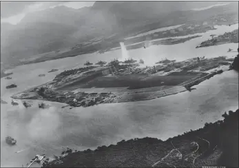  ?? PICTURES: WIKIPEDIA ?? Pearl Harbor, photograph­ed on December 7, 1941 from one of the aircraft in the attacking Japanese force.