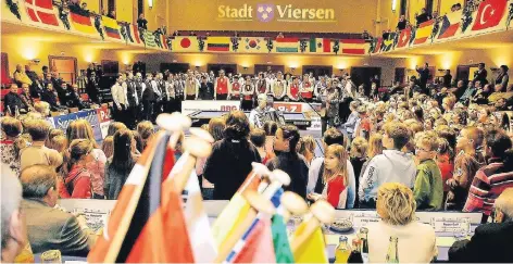  ?? ARCHIVFOTO: FRANZ-HEINRICH BUSCH ?? Schon bei der Eröffnungs­feier der Billard-WM in Viersen herrscht in der Festhalle immer eine ganz besondere Atmosphäre.