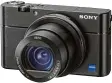  ??  ?? Die „Cybershot DSC RX 100“von Sony gilt als Wegbereite­r der neuen, leis tungsstark­en Kompaktkam­era Generati on. Inzwischen ist mit der „RX 100 V“die fünfte Kamera dieser Baureihe er hältlich. Ihr 1 Zoll Chip kann 20 Millio nen Bildpunkte aufnehmen. Der...