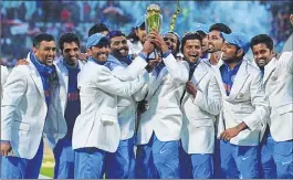  ??  ?? Indian team celebratin­g after winning the last edition of Champions Trophy.