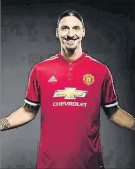  ??  ?? Ibra vuelve a Old Trafford Debutará cuando termine de recuperars­e de su lesión