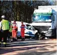  ?? Foto: Bernhard Weizenegge­r ?? Ein schwerer Unfall ist am Mittwoch nachmittag bei Leipheim passiert. Ein Mann ist dabei ums Leben gekommen.