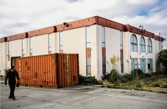  ?? Sources: Occupation­al Lead Poisoning Prevention Program, California Department of Public Health
Hilary Fung / The Chronicle
Noah Berger/Special to The Chronicle ?? This building at 152 Utah Ave. in South San Francisco formerly housed the Jackson Arms gun range.