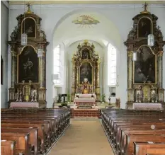  ??  ?? Die Klosterkir­che St. Augustin, früher eine Franziskan­erkirche, ist nach einem Großbrand neu aufgebaut und 1794 geweiht worden. Mittelfris­tig soll auch der Innenraum saniert werden.